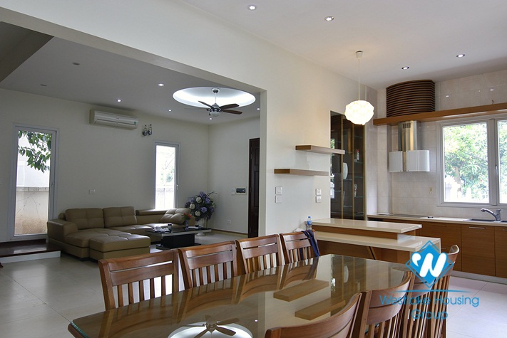 Affordable single detached villa for rent in Vinhomes Riverside, Hanoi
